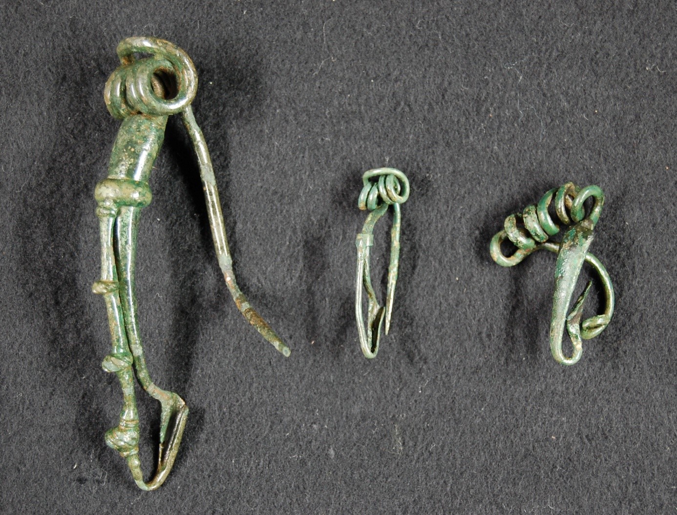 Abbildung 10: Bronzefibeln der Mittel- und Spätlatènezeit, Frauenberg bei Leibnitz (Foto: BDA, Archiv Abteilung Archäologie, G. Tiefengraber)