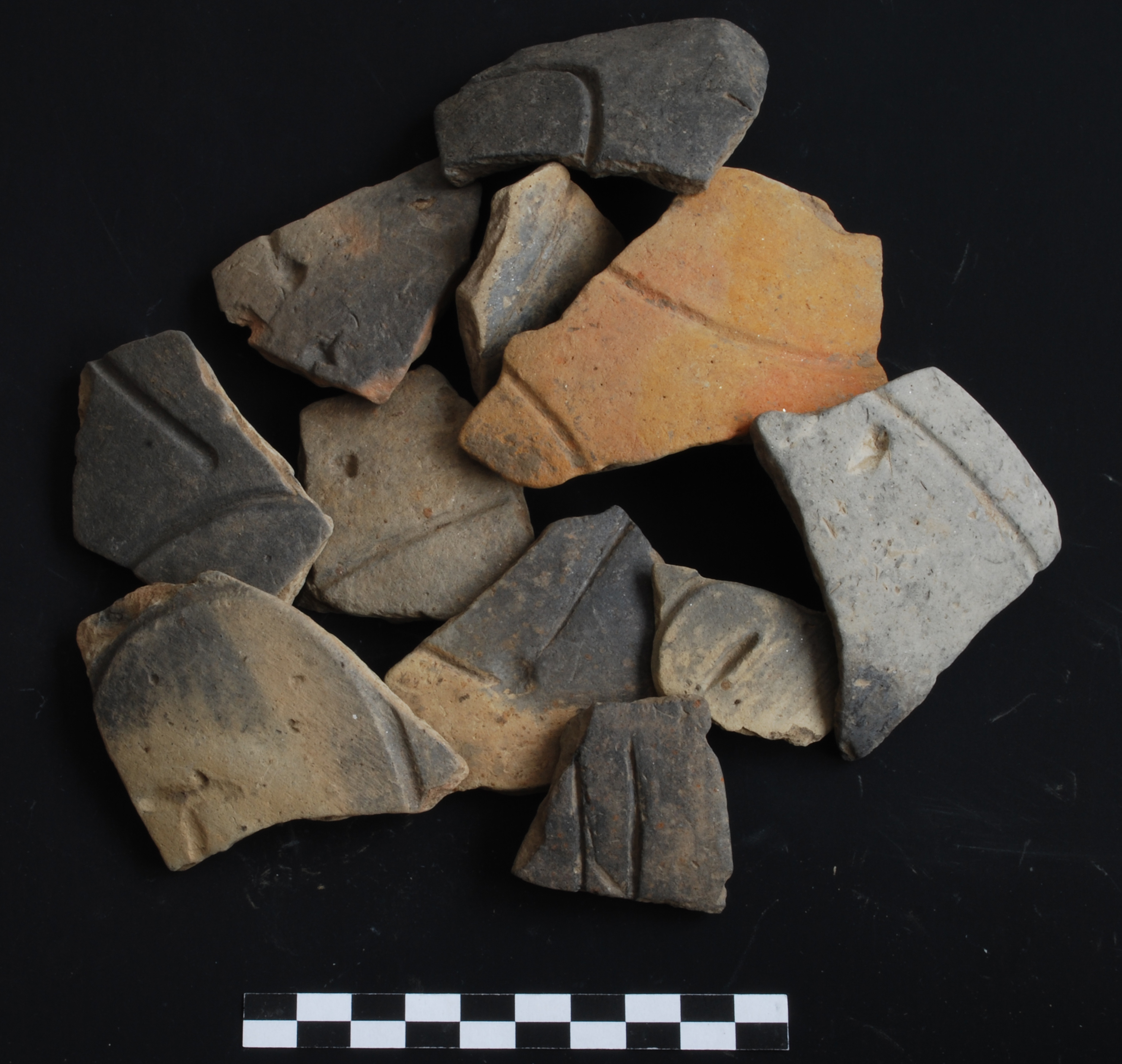 Abbildung 2: Keramik aus Schiefer bei Fehring, Foto: ISBE/G. Tiefengraber